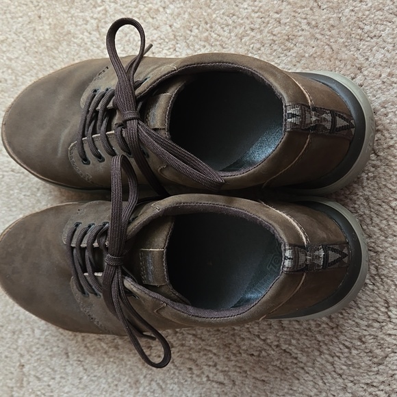 Teva Shoes - Picture 3 of 6